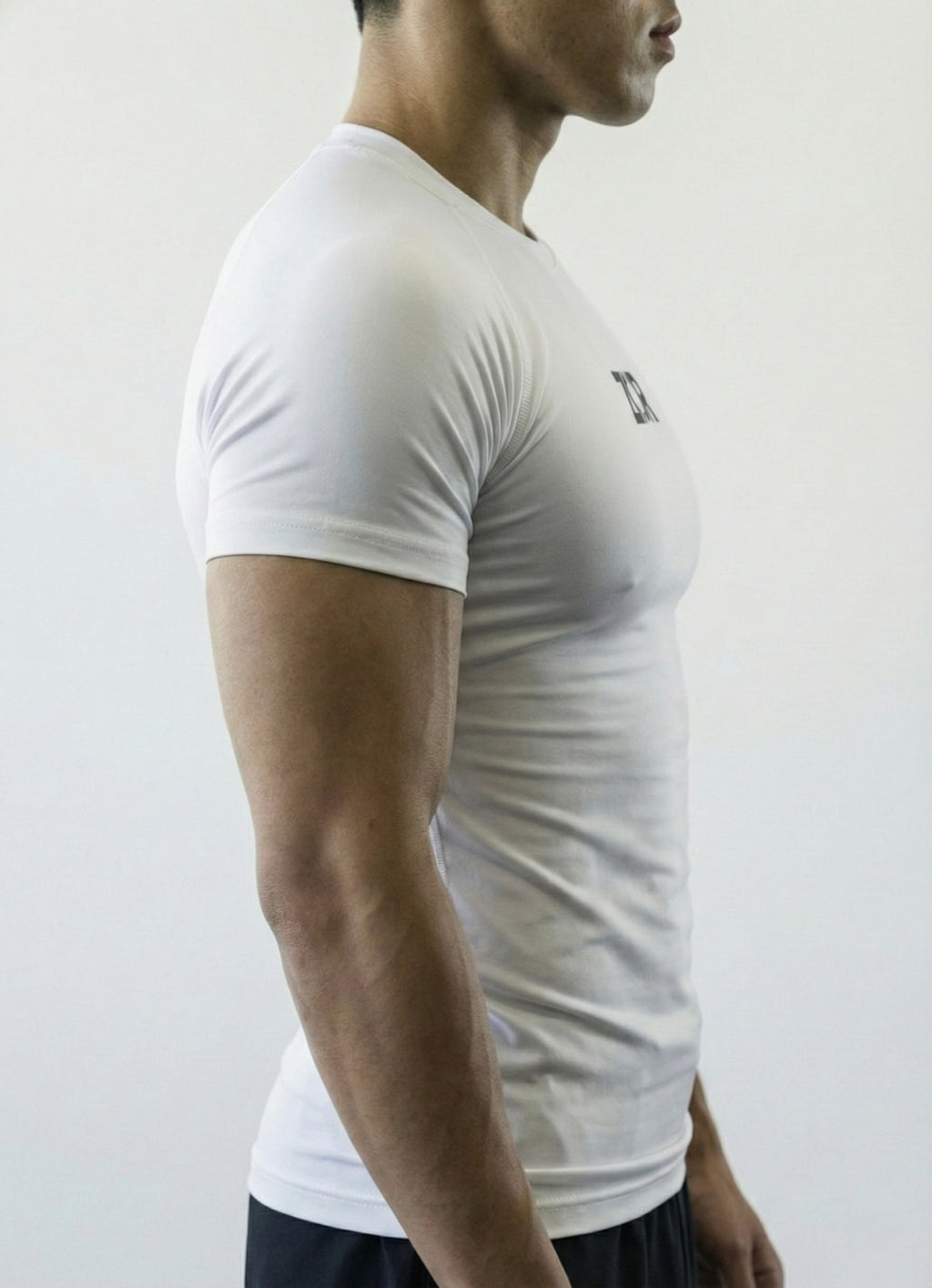 White Half-Sleeve Compression for Gym Training